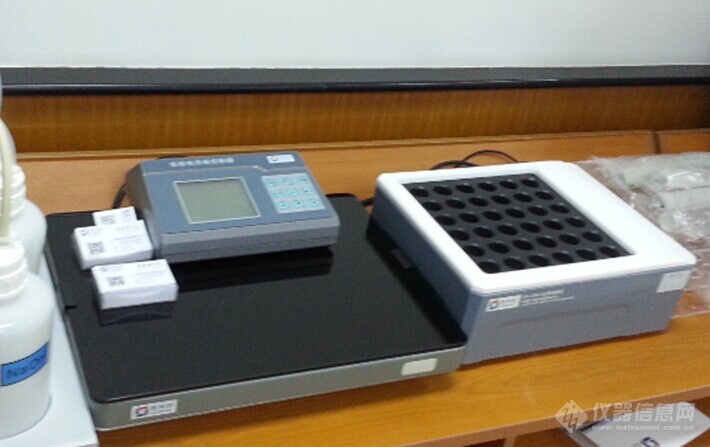 交流會上，格丹納儀器展示了自主研發的HT-300實驗電熱板、DS-360智能石墨消解儀